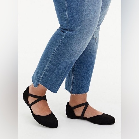 NWT Torrid Black Faux Suede Elastic Crisscross Strap Flat Shoes Women’s size 6 - Picture 1 of 12